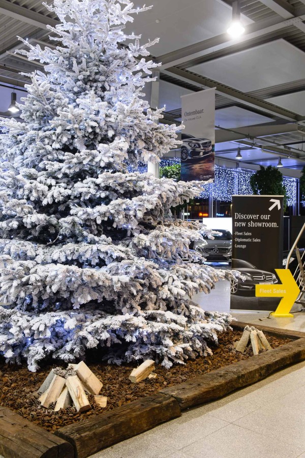 Sapin de Noël enneigé décoratif